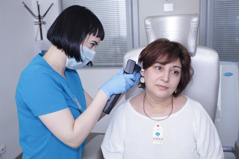 Коричневые выделения из уха