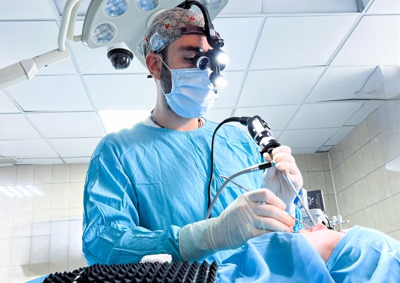 Хирургическая коррекция деформации носовой перегородки с конхобуллезом и хроническим ринитом