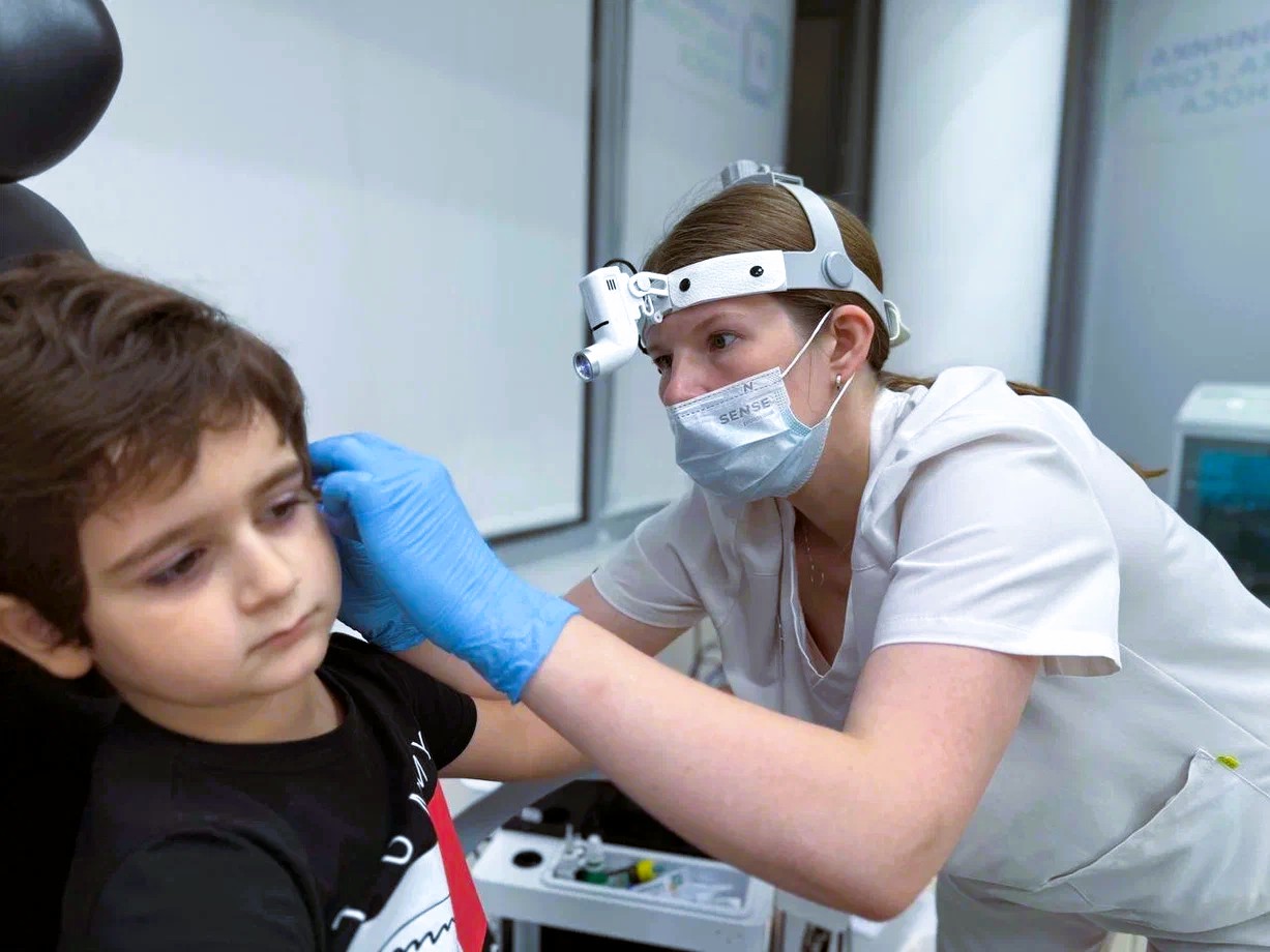 Кровь из уха у ребенка